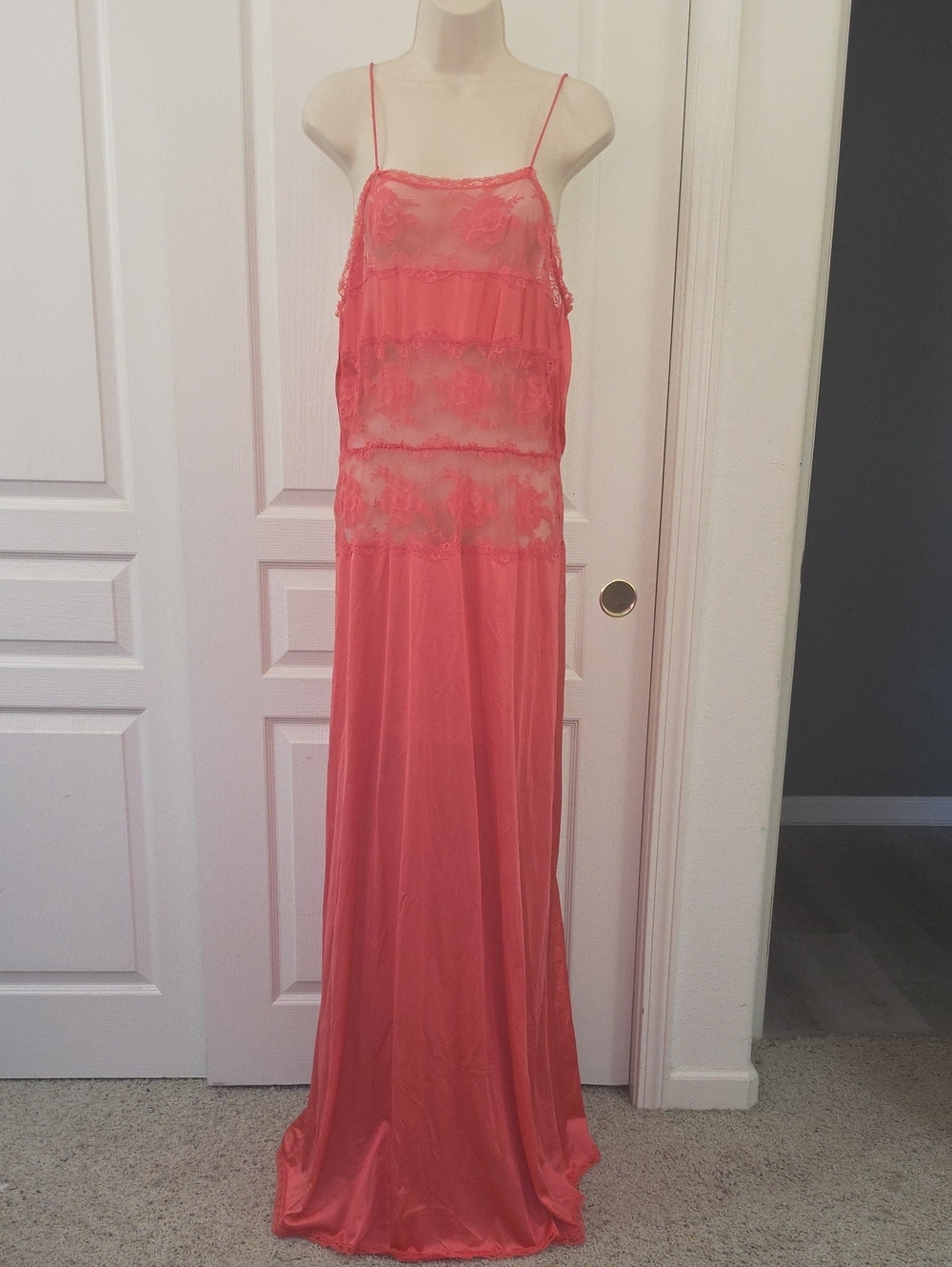 Gorgeous Vintage 1970s Coral Lace Nylon Tricut Maxi Slip Dress Nightgown